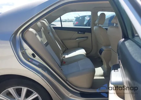 2014 Toyota Camry Hybrid Xle z USA, uszkodzony, nr VIN 4T1BD1FK8EU132916